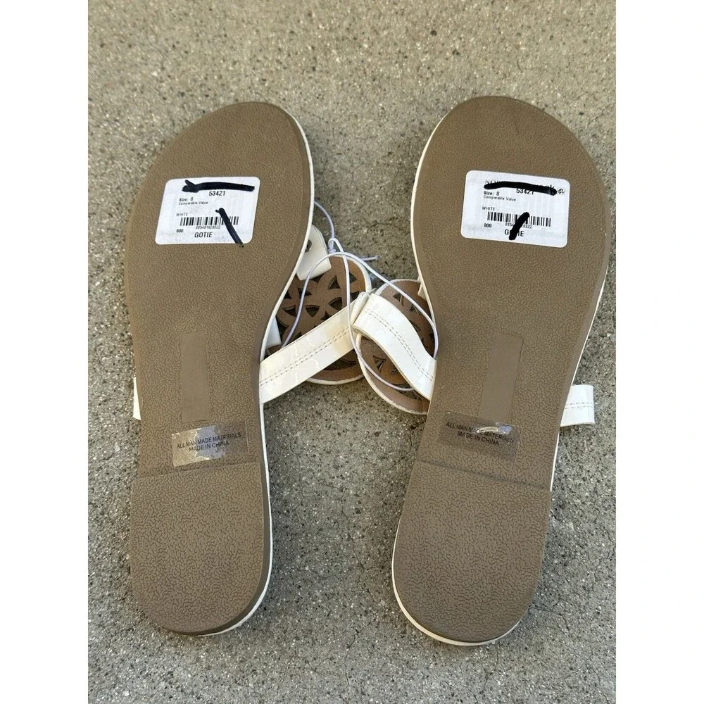 Women's Nordstrom Dolce Vita Padded Cut out Ivory Flip Flop Flat Shoes Size 8